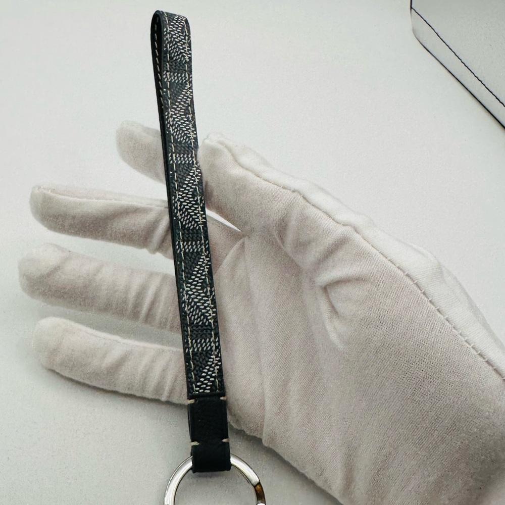 Goyard Sesame Key Ring Gray White - Picture 5 of 9